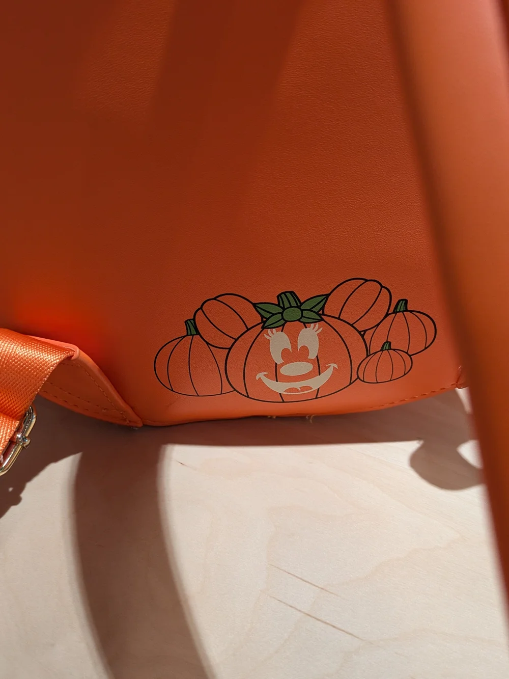 Disney Loungefly Glow In The Dark Backpack Purse Orange Pumpkin Minnie Mouse
